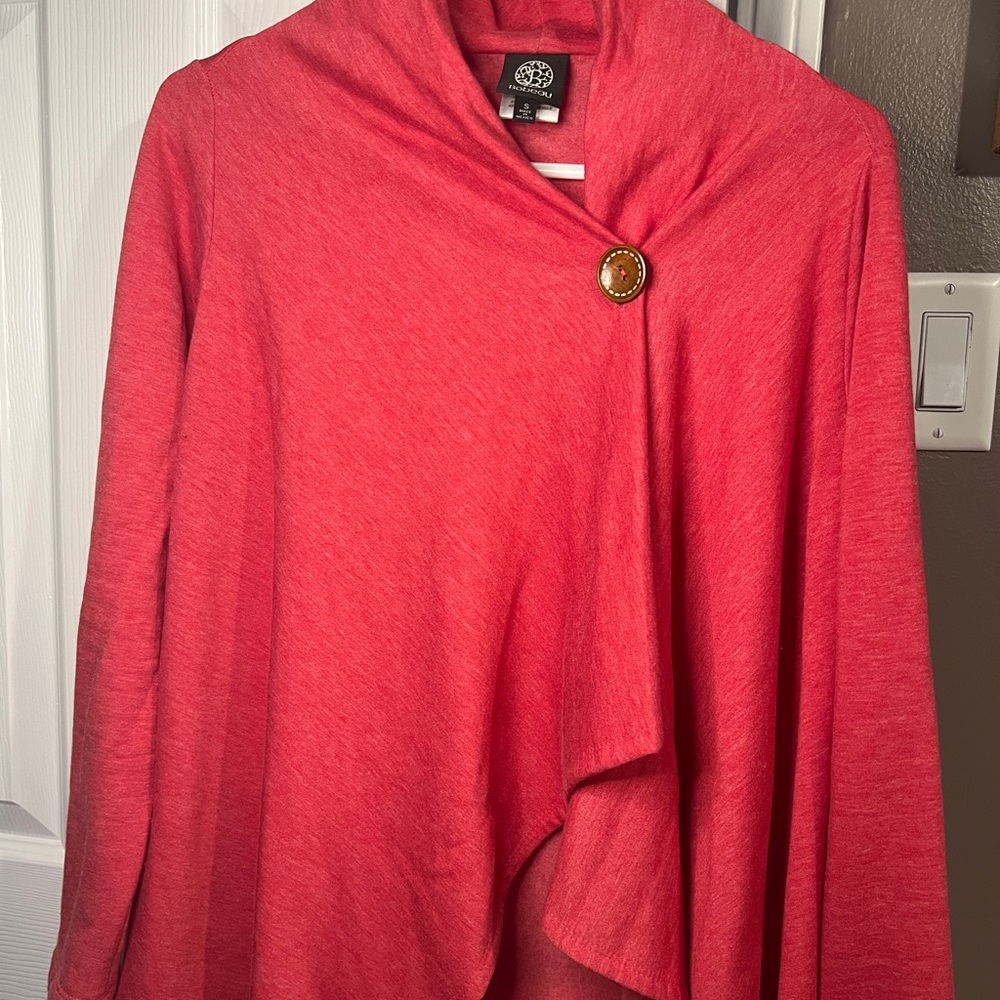 Bobeau button wrap top